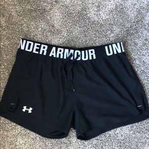 Under Armour black shorts